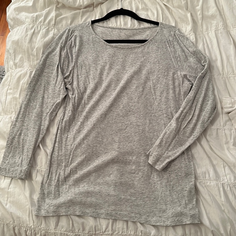 J Crew Light Gray Painter Tee Size Large; Condition: excellent